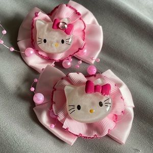 Hello Kitty hair clip set of 2